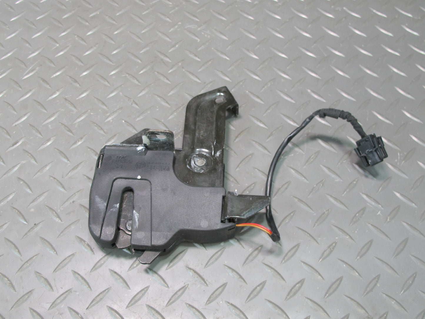 01-06 BMW E46 330ci Convertible Set of 2 Rear Folding TOP Roof Lock Latch OEM