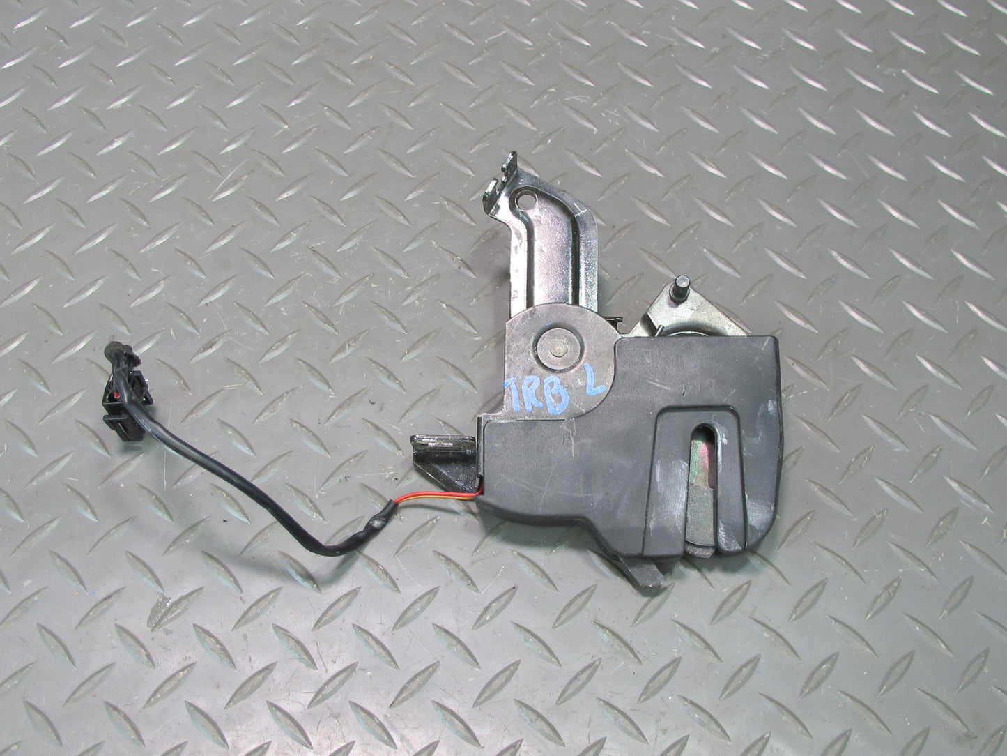 01-06 BMW E46 330ci Convertible Set of 2 Rear Folding TOP Roof Lock Latch OEM