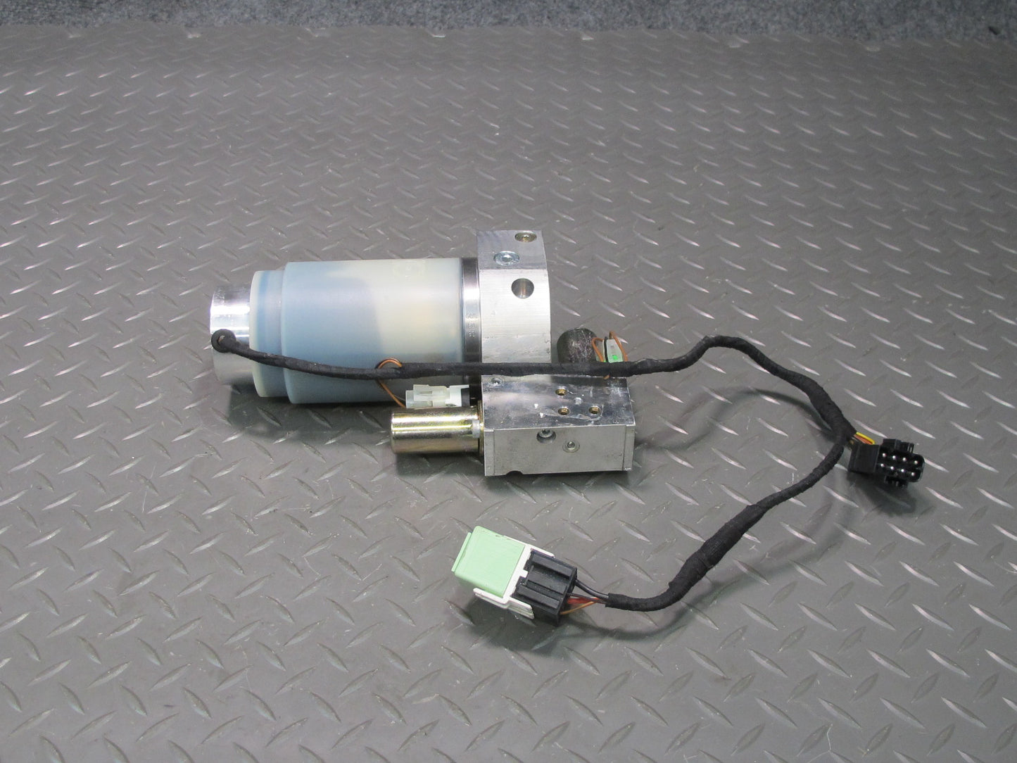 01-06 BMW E46 330ci Conv TOP Roof Hydraulic Pump Motor w Cover 77K 8234530 OEM