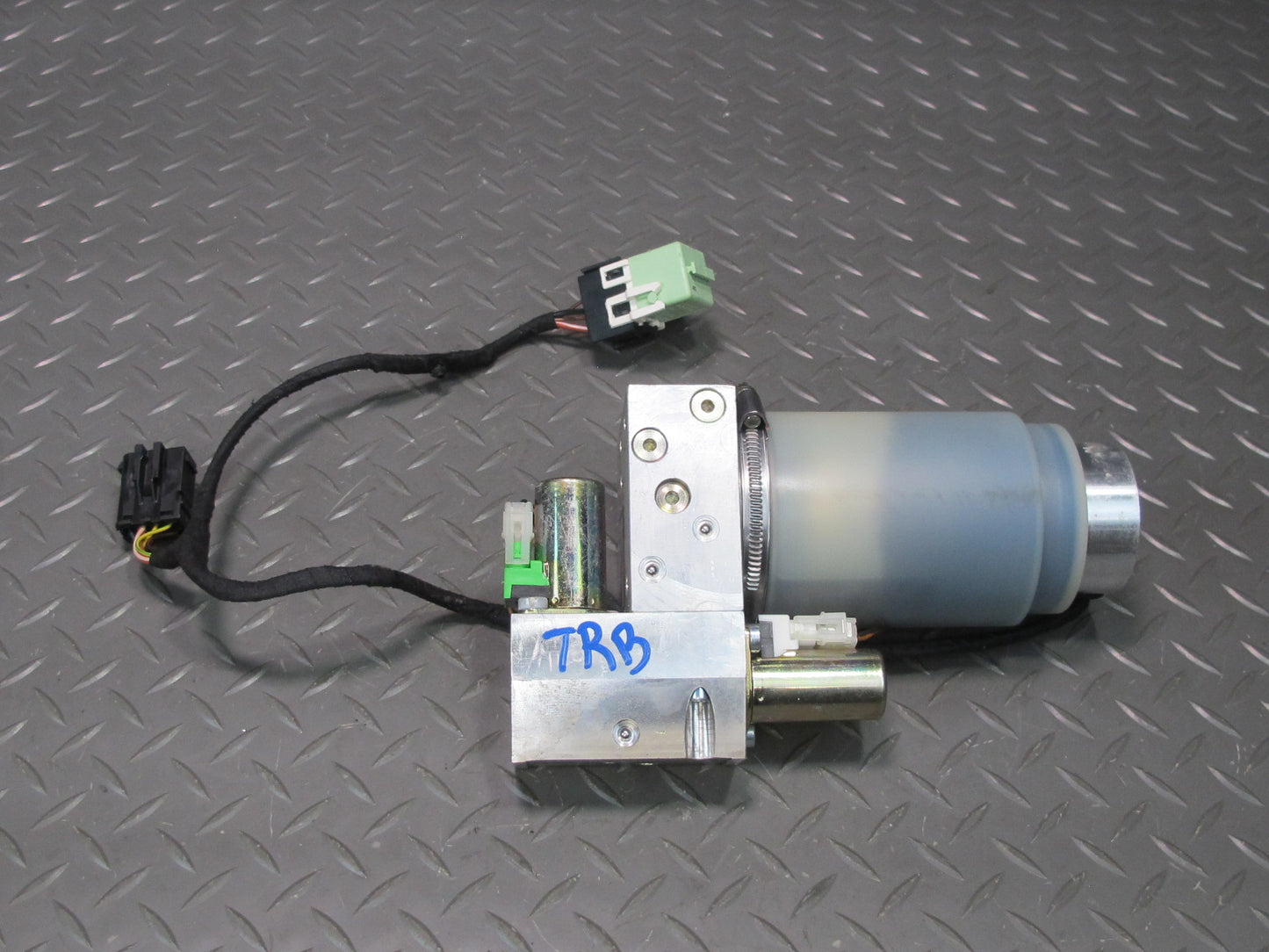 01-06 BMW E46 330ci Conv TOP Roof Hydraulic Pump Motor w Cover 77K 8234530 OEM