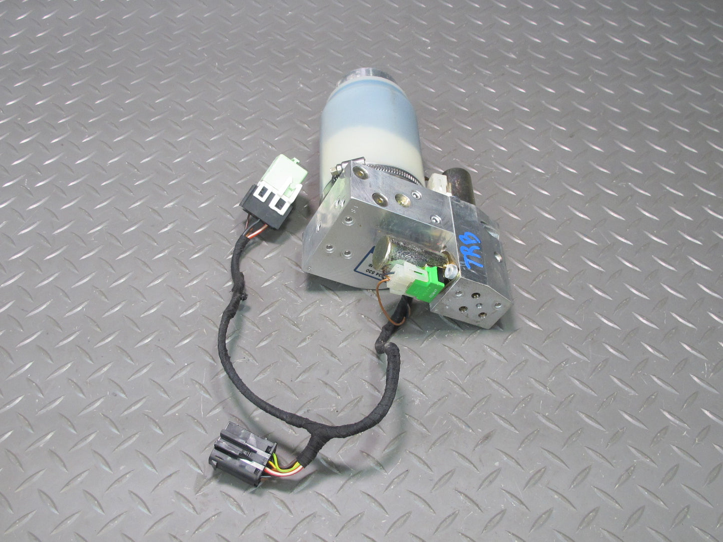 01-06 BMW E46 330ci Conv TOP Roof Hydraulic Pump Motor w Cover 77K 8234530 OEM