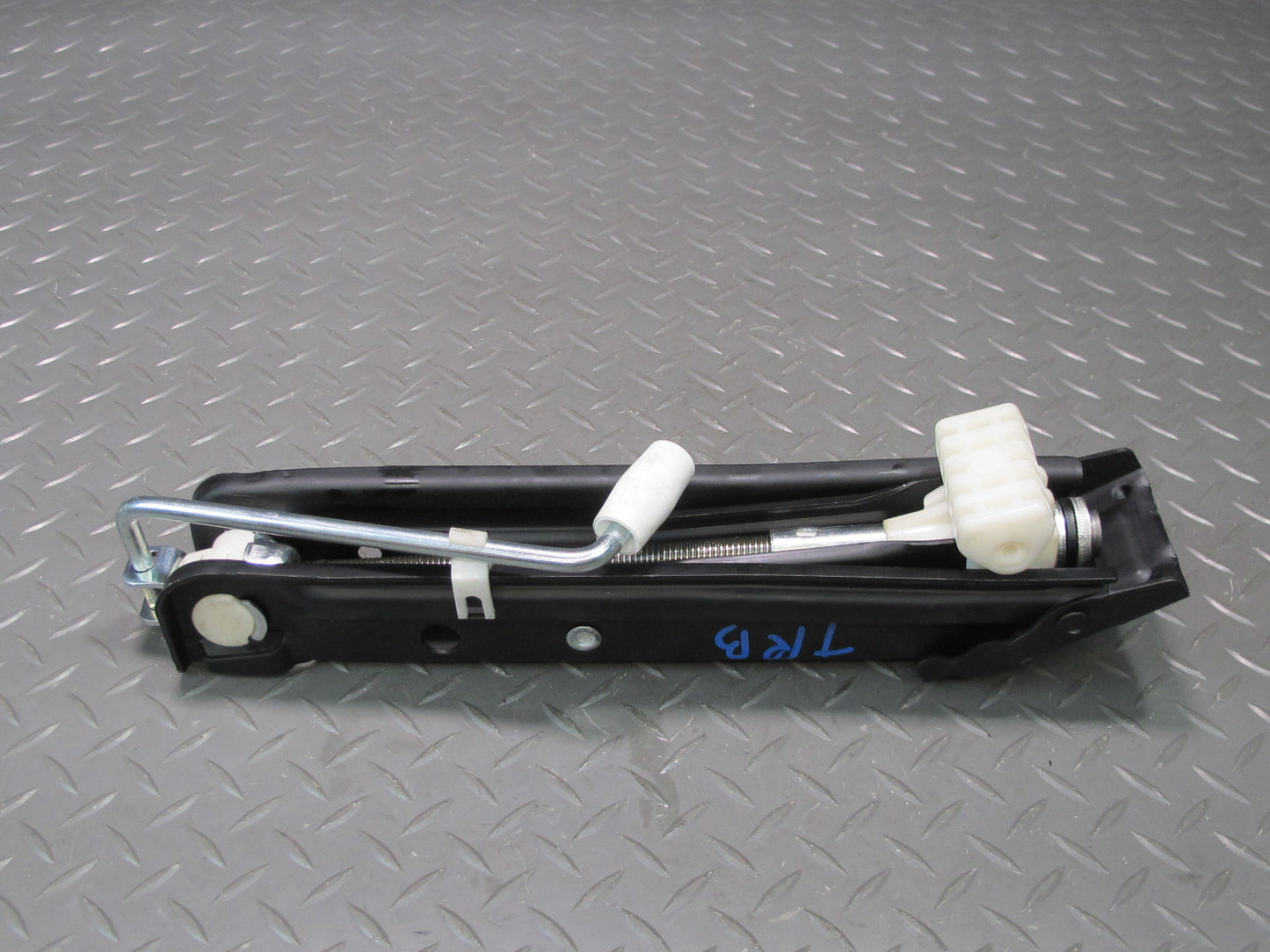 01-06 BMW E46 330CI Emergency Spare Tire Lift Jack 1096202 OEM