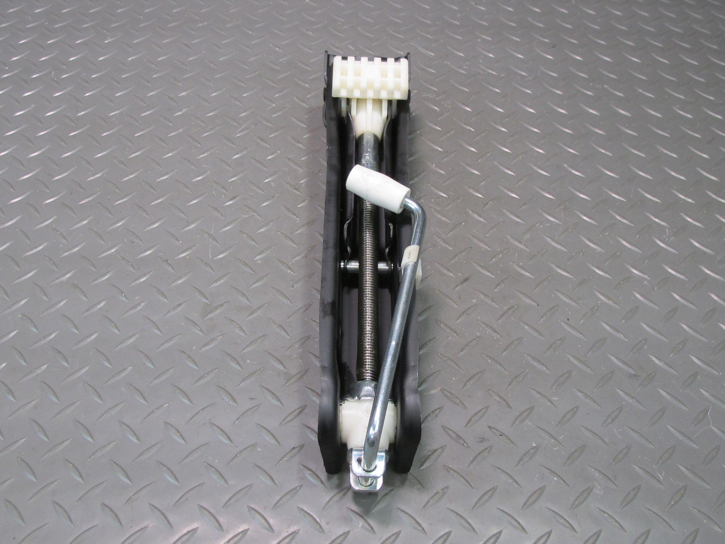 01-06 BMW E46 330CI Emergency Spare Tire Lift Jack 1096202 OEM