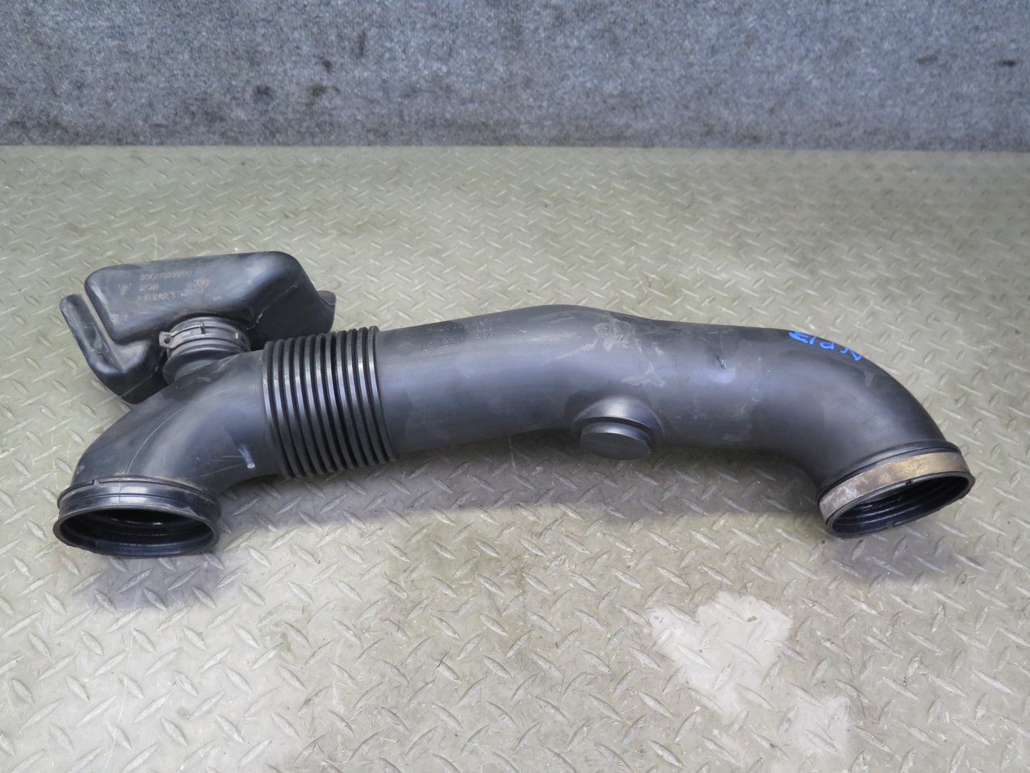 1997-2004 Porsche Boxster 986 Air Intake Cleaner Resonator Hose Pipe Line