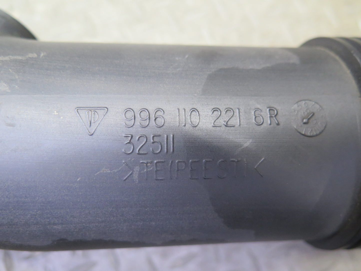 1997-2004 Porsche Boxster 986 Air Intake Cleaner Resonator Hose Pipe Line