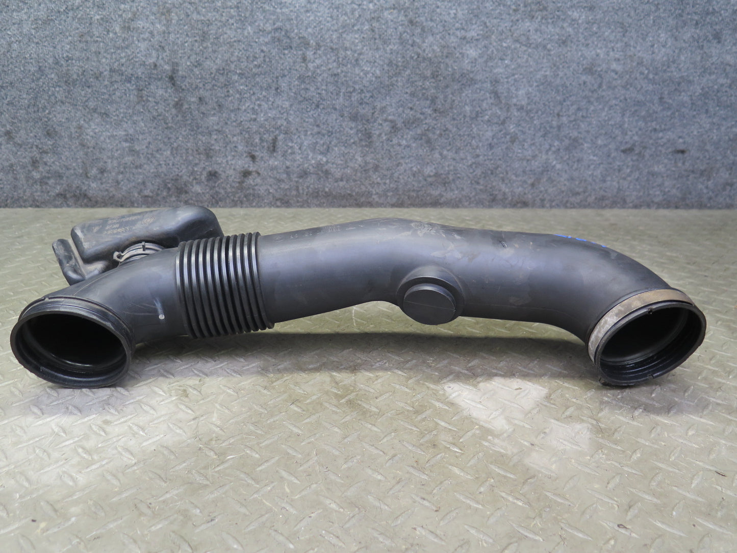 1997-2004 Porsche Boxster 986 Air Intake Cleaner Resonator Hose Pipe Line