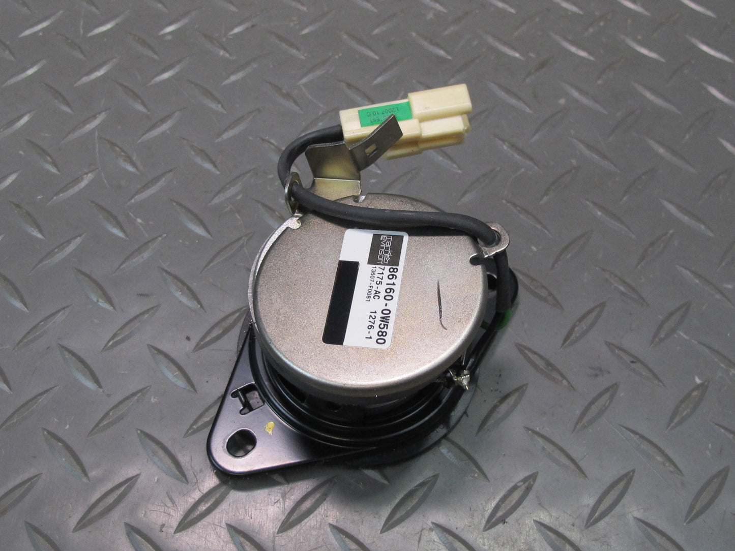 2003-2009 Lexus UZJ120L GX470 Front Dash Audio Speaker Mark Levinson