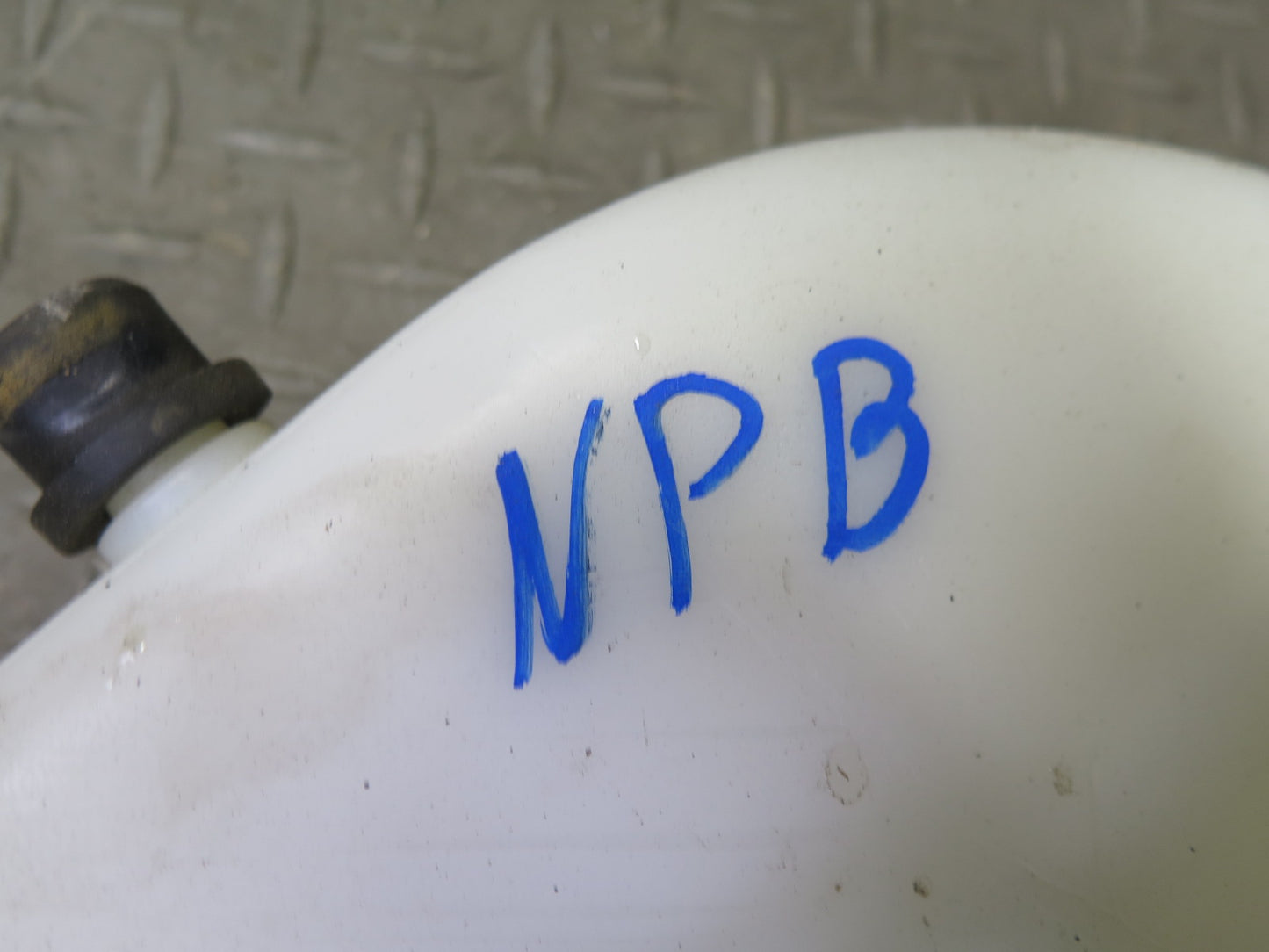 1997-2004 Porsche Boxster 986 Windshield Washer Fluid Reservoir Tank w Pump