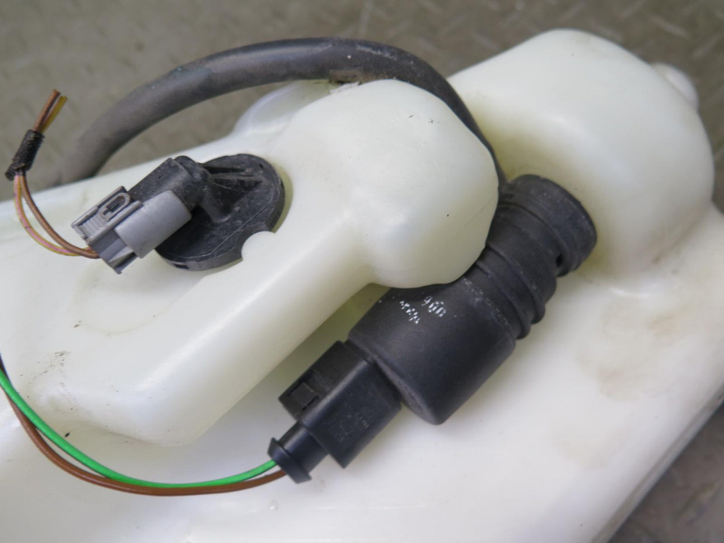 1997-2004 Porsche Boxster 986 Windshield Washer Fluid Reservoir Tank w Pump