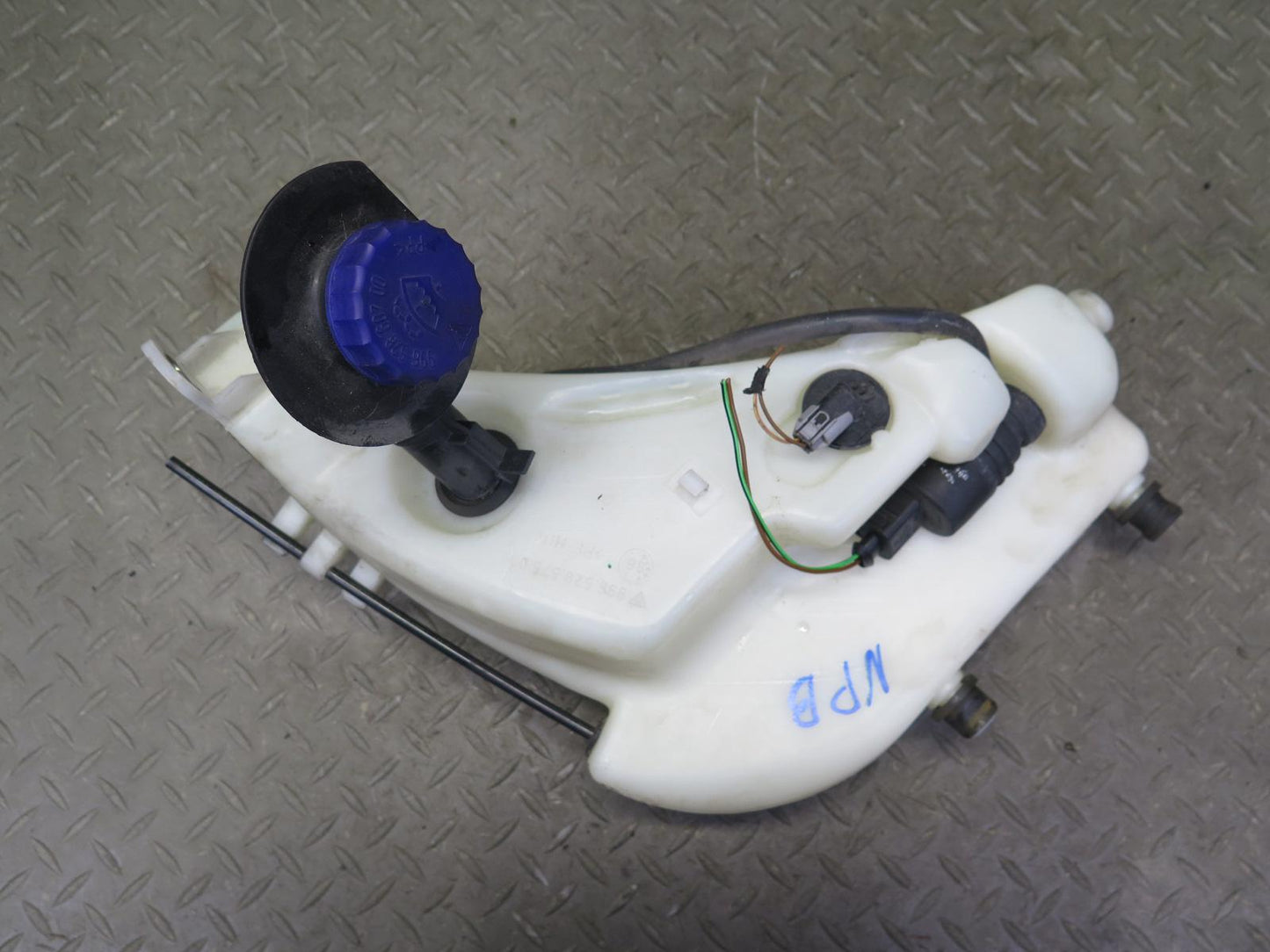 1997-2004 Porsche Boxster 986 Windshield Washer Fluid Reservoir Tank w Pump