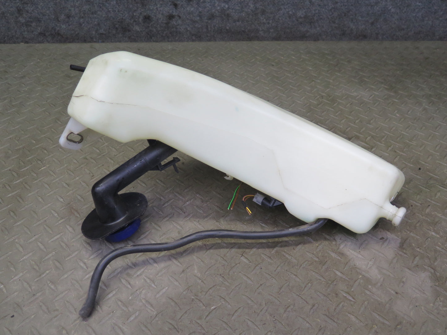 1997-2004 Porsche Boxster 986 Windshield Washer Fluid Reservoir Tank w Pump