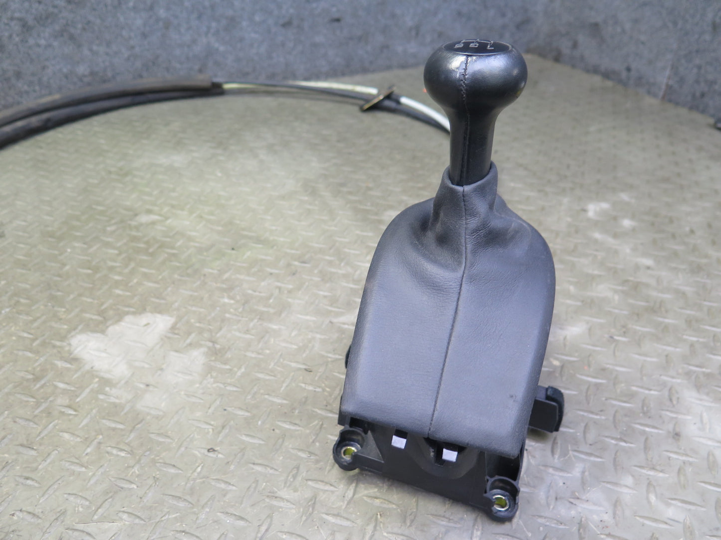 1997-1999 Porsche Boxster 986 2.5L M/T Manual Transmission Shifter w Cables