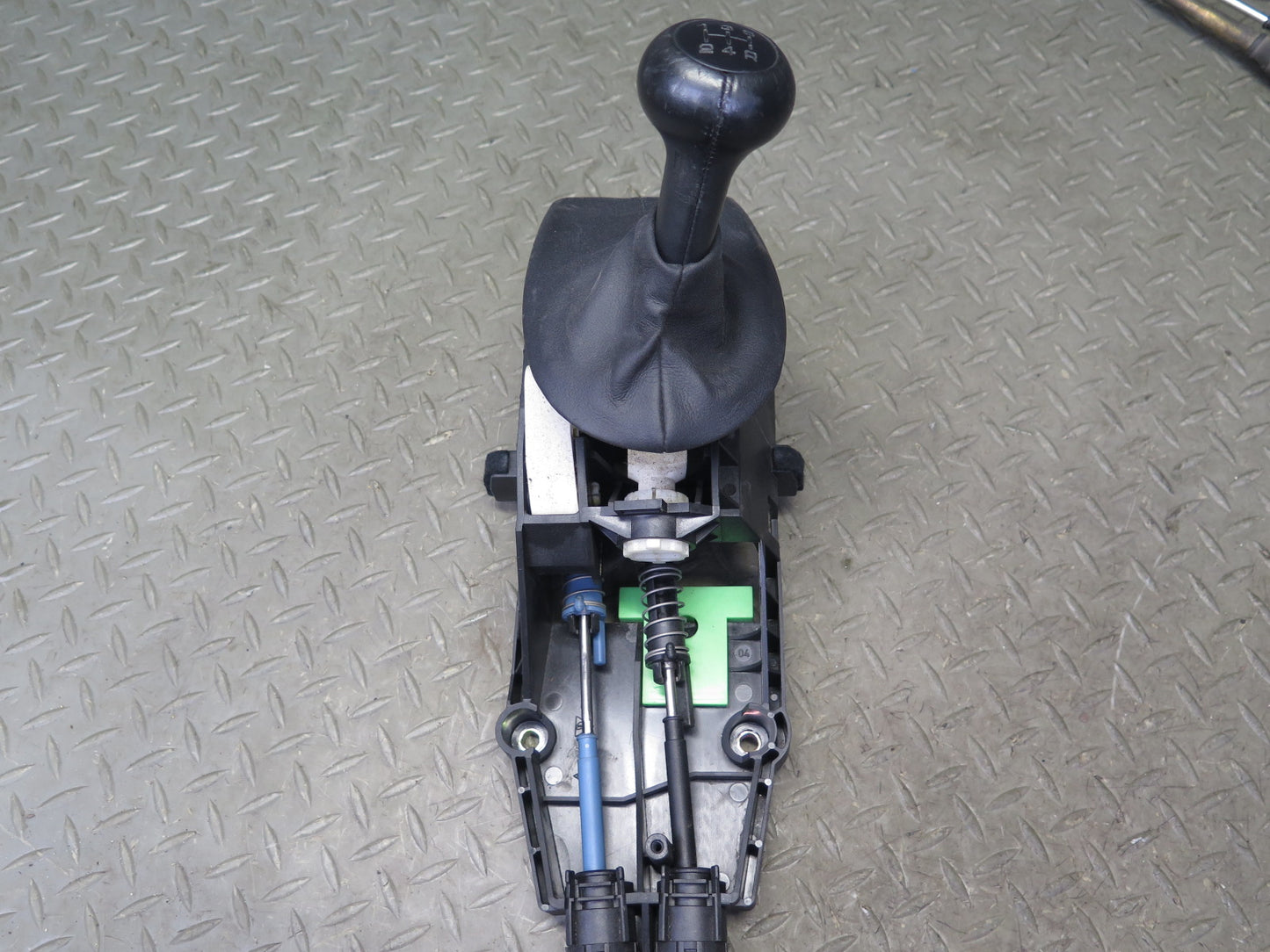 1997-1999 Porsche Boxster 986 2.5L M/T Manual Transmission Shifter w Cables