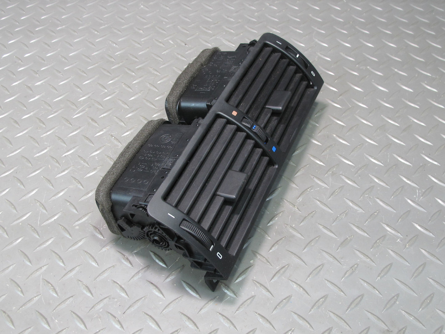 01-06 BMW E46 330ci Set of 3 Dash Front Left Center Right Air Vent Grille OEM