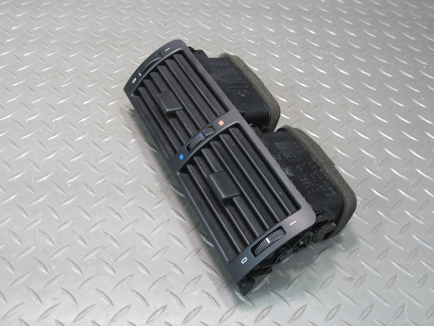 01-06 BMW E46 330ci Set of 3 Dash Front Left Center Right Air Vent Grille OEM