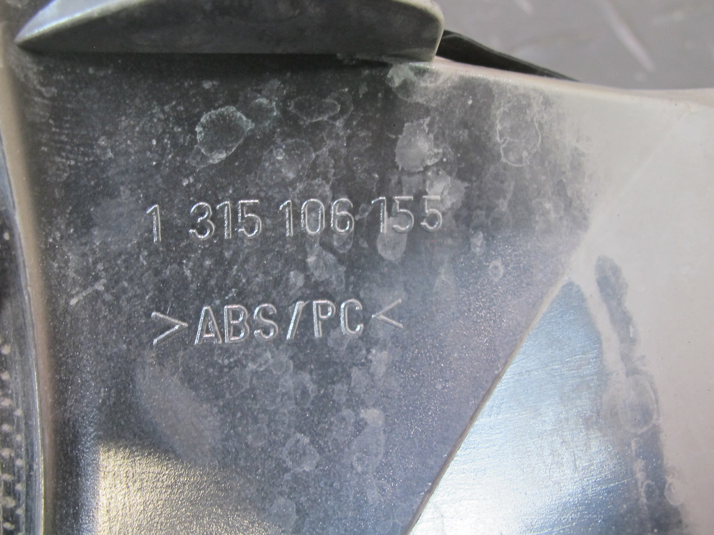 2001 BMW E46 330ci Coupe Convert Front Right Turn Signal Light Lamp 6904300 OEM