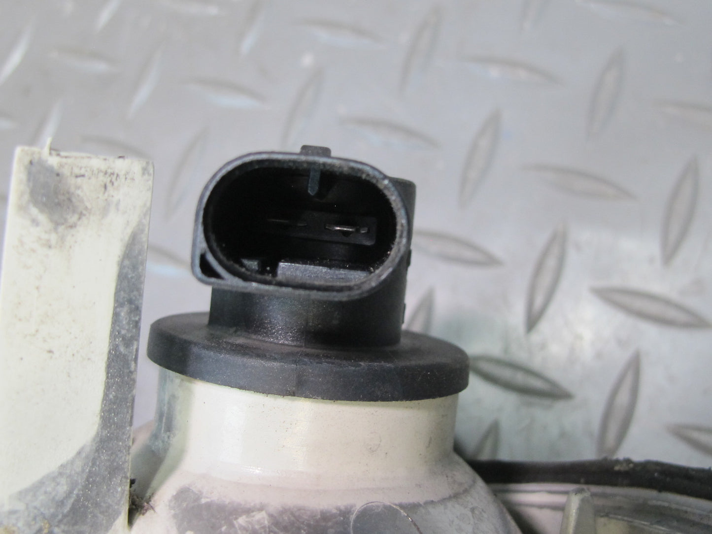 2001 BMW E46 330ci Coupe Convert Front Right Turn Signal Light Lamp 6904300 OEM