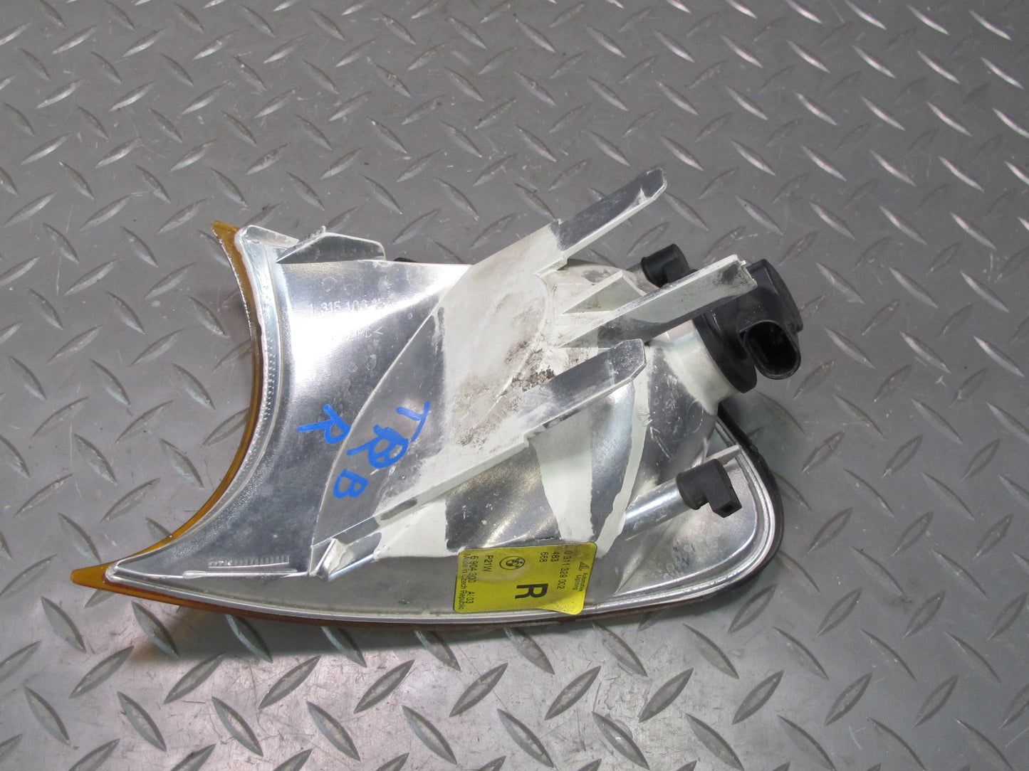 2001 BMW E46 330ci Coupe Convert Front Right Turn Signal Light Lamp 6904300 OEM
