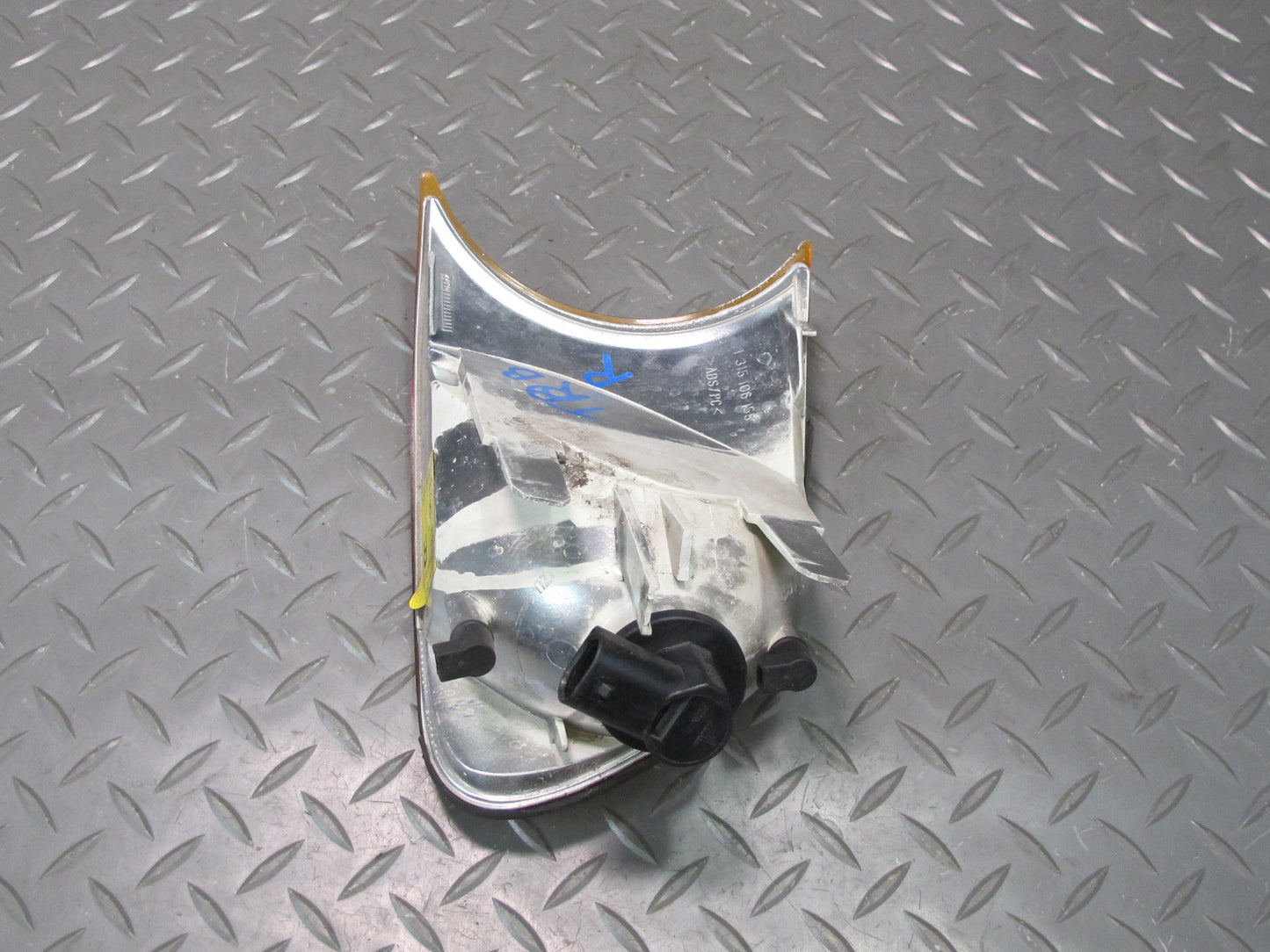 2001 BMW E46 330ci Coupe Convert Front Right Turn Signal Light Lamp 6904300 OEM