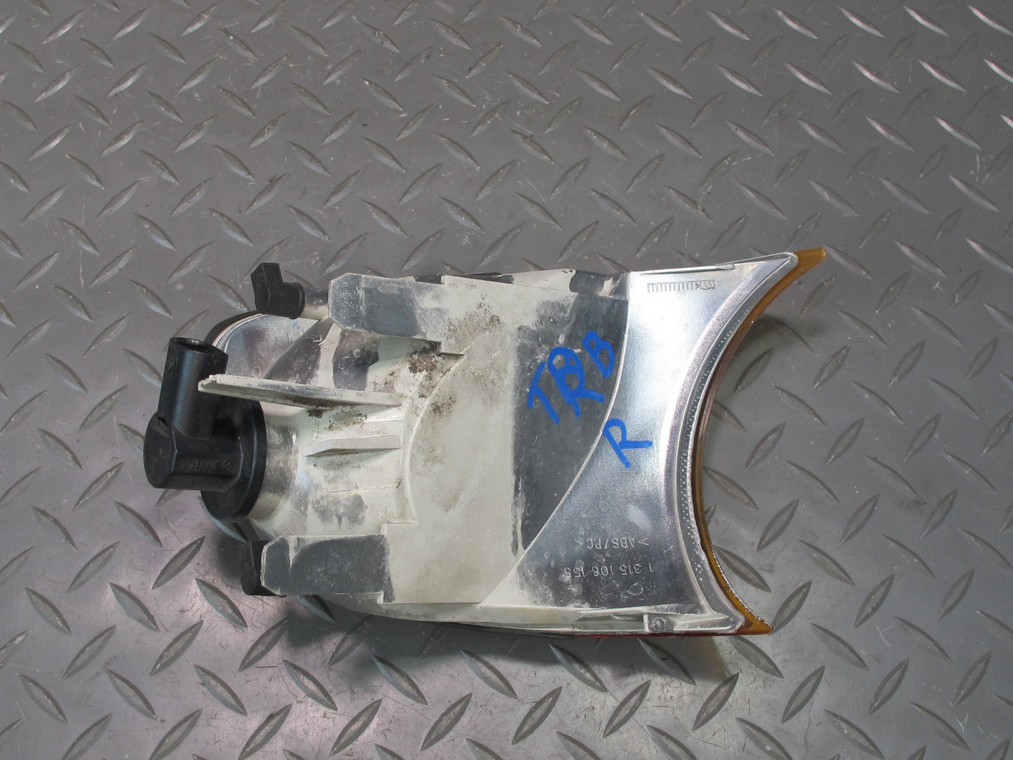 2001 BMW E46 330ci Coupe Convert Front Right Turn Signal Light Lamp 6904300 OEM