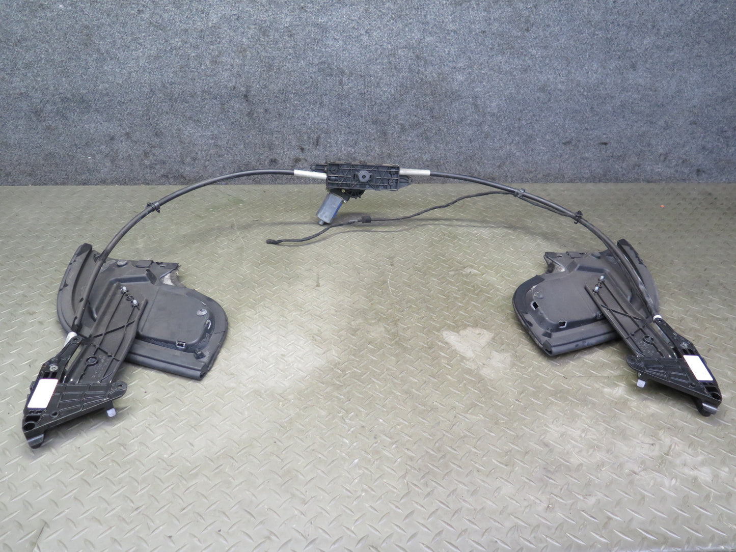 03-06 Mercedes R230 Sl-class Convertible TOP Roof Rear Flap Motor Assembly OEM