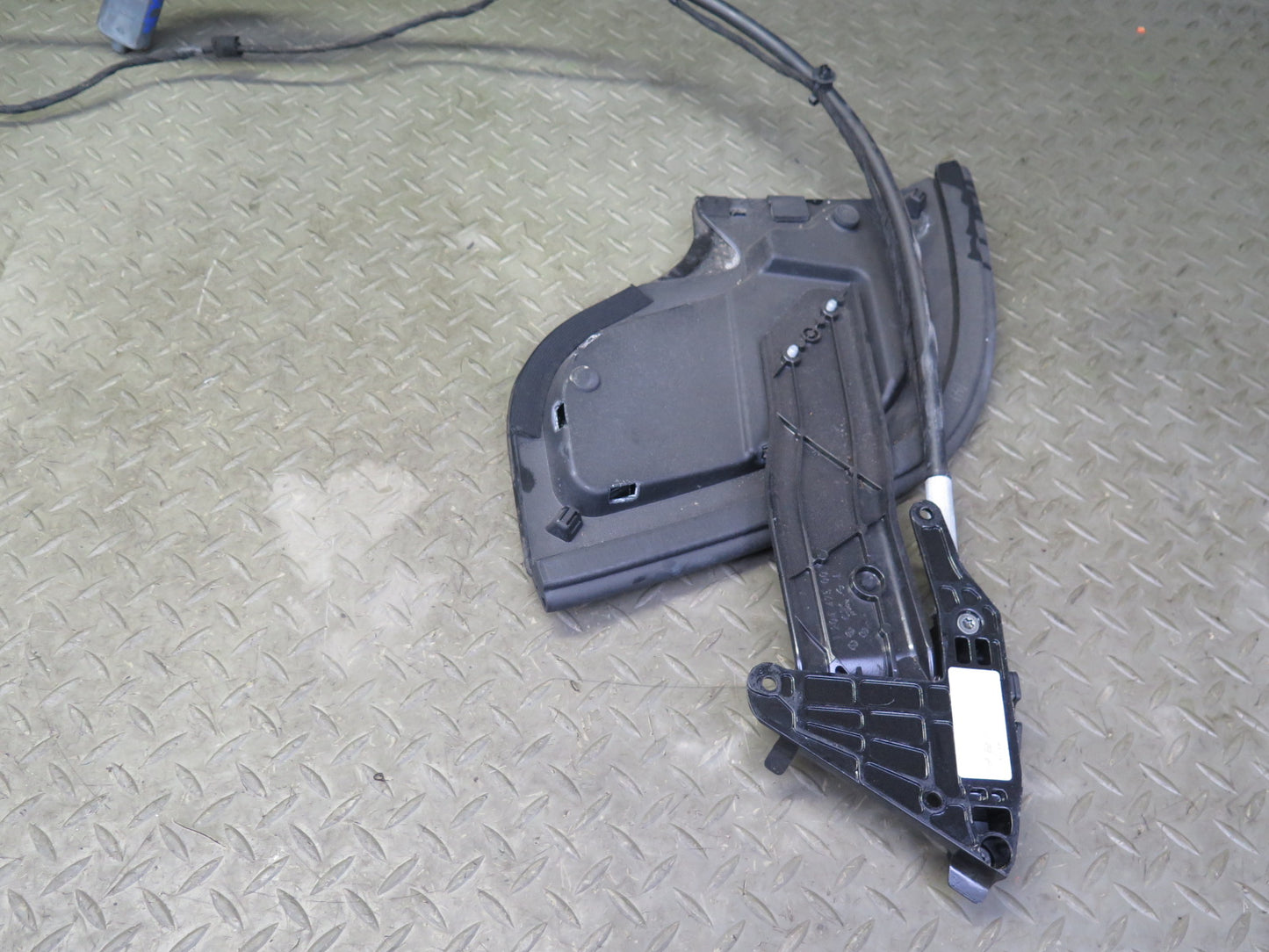 03-06 Mercedes R230 Sl-class Convertible TOP Roof Rear Flap Motor Assembly OEM