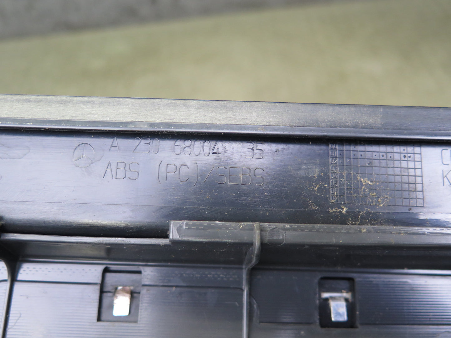 03-12 Mercedes R230 SL Set of 2 Left & Right Door Step Sill Plate Trim Panel OEM