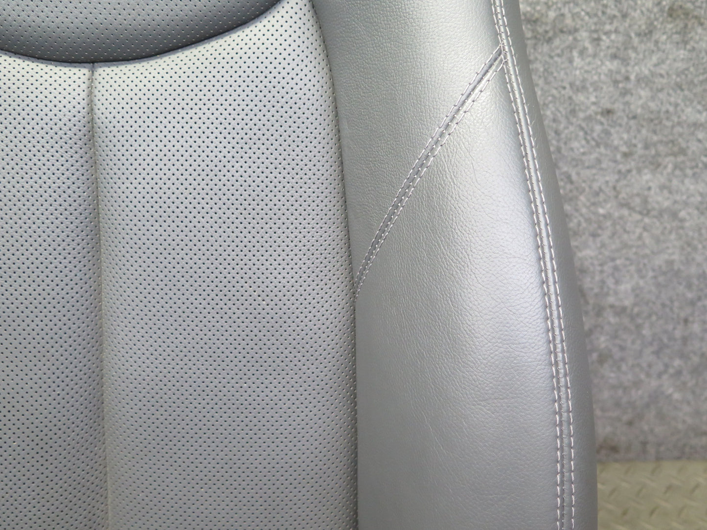 03-08 Mercedes R230 SL500 Front Right Seat Leather Upper Backrest Cushion OEM