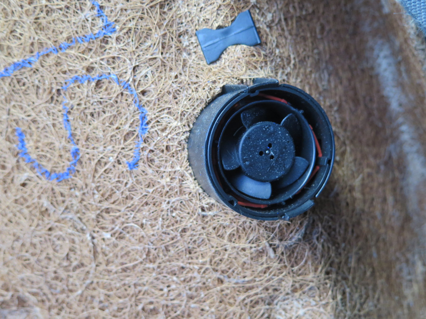 03-08 Mercedes R230 SL500 Front Right Seat Leather Upper Backrest Cushion OEM