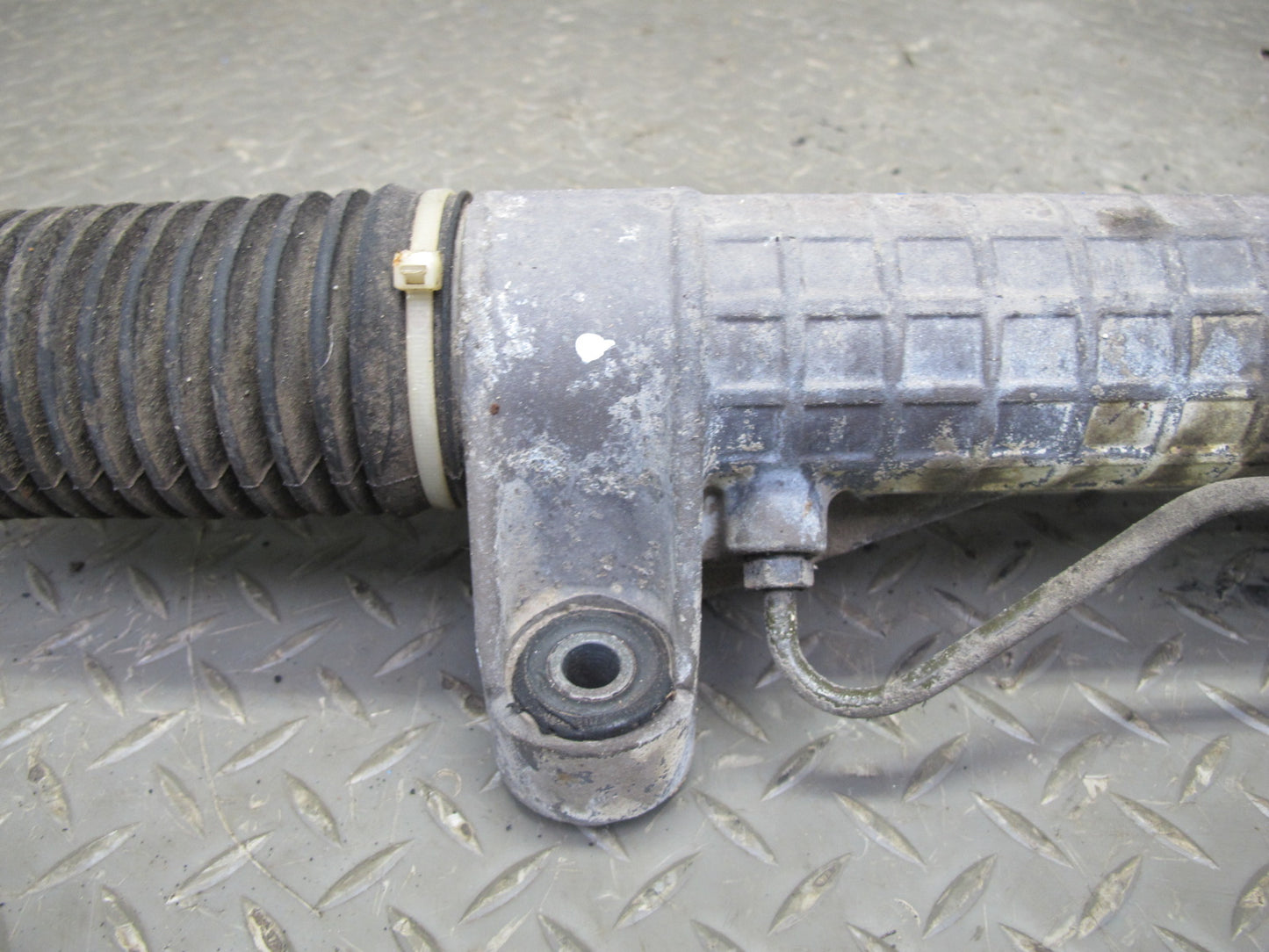 99-00 VW Eurovan T4 Power Steering Rack & Pinion 701422055M OEM