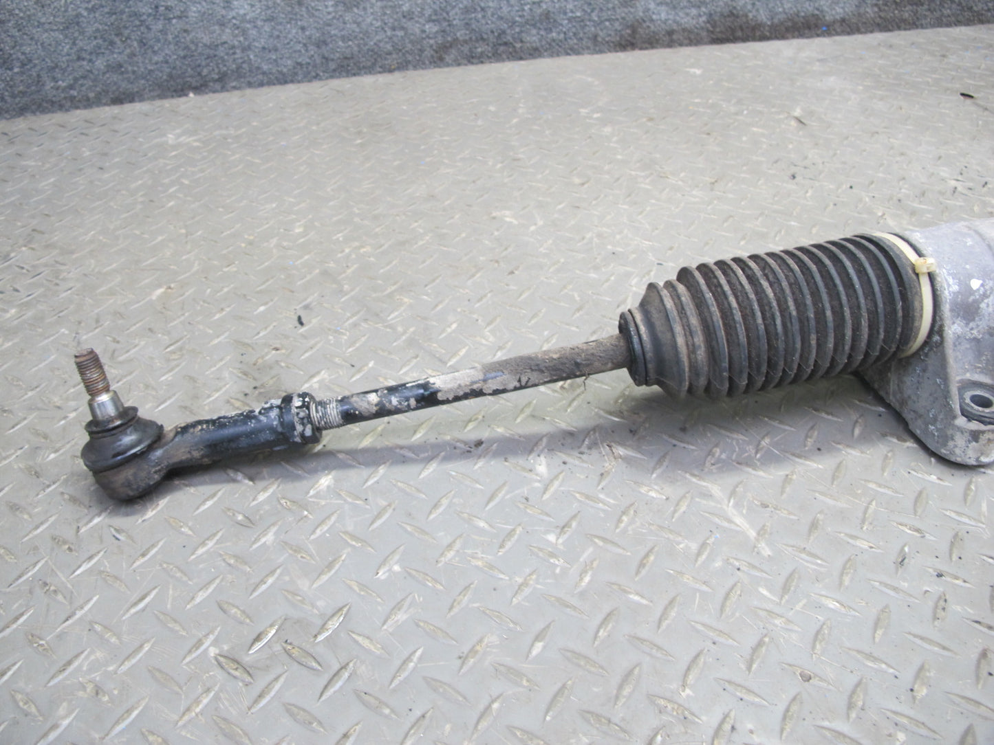 99-00 VW Eurovan T4 Power Steering Rack & Pinion 701422055M OEM
