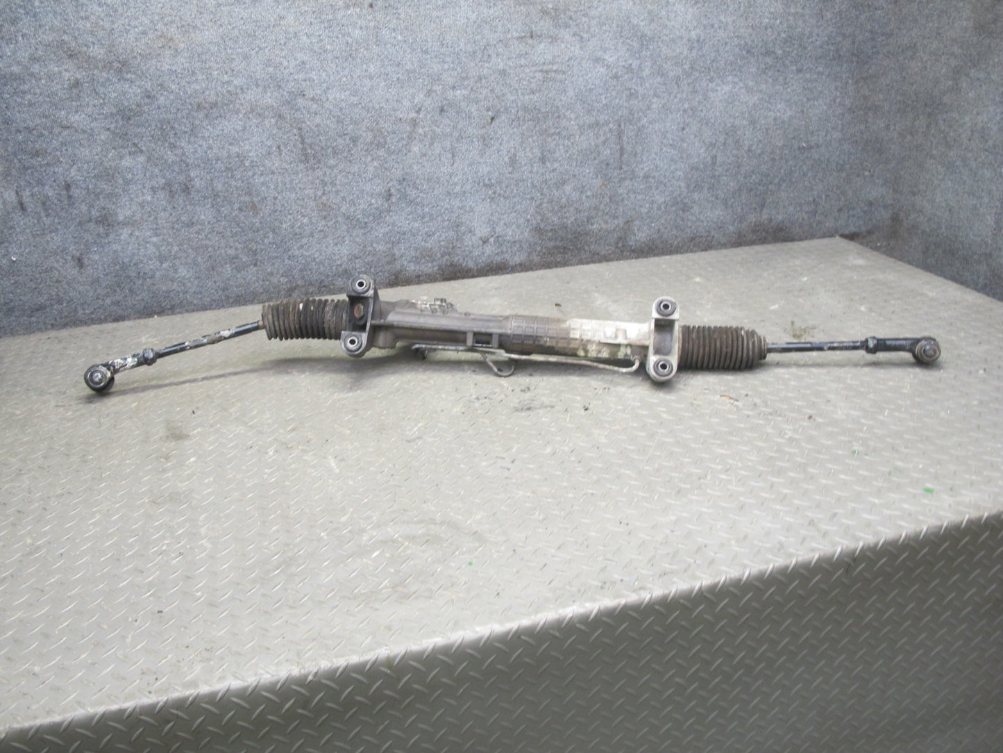 99-00 VW Eurovan T4 Power Steering Rack & Pinion 701422055M OEM