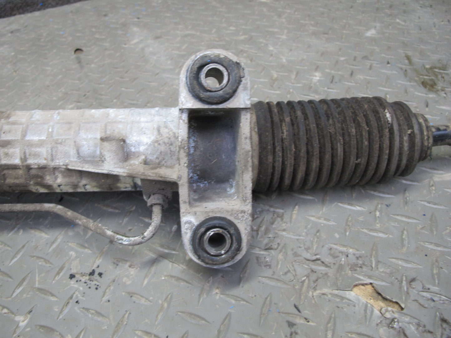 99-00 VW Eurovan T4 Power Steering Rack & Pinion 701422055M OEM