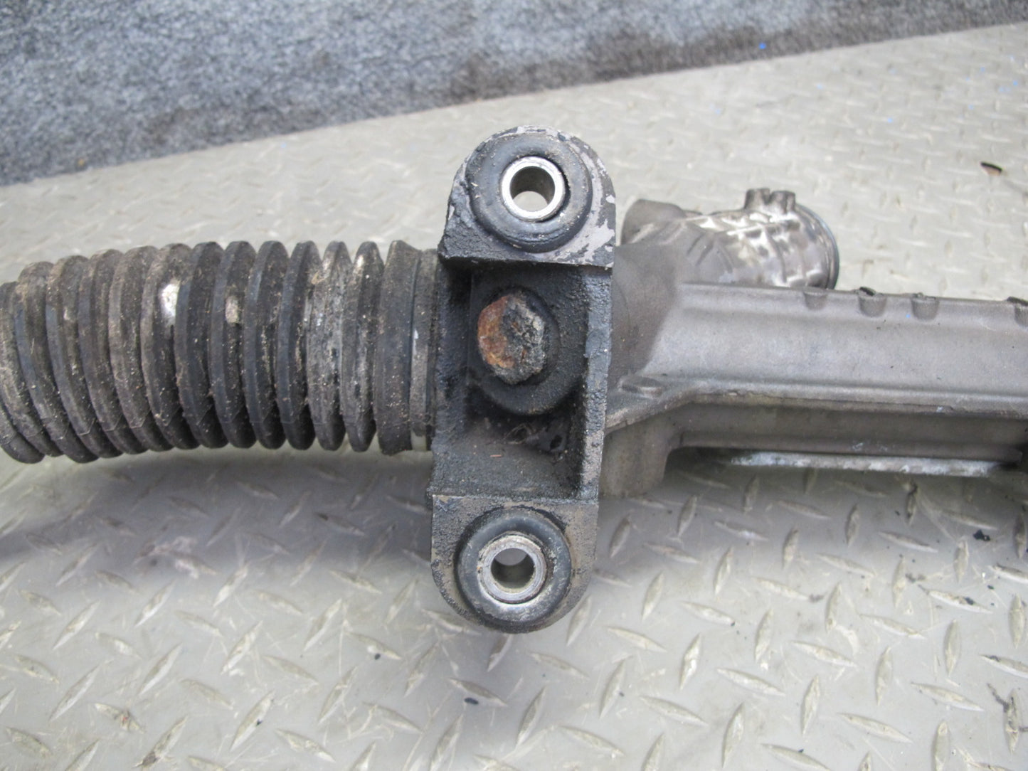 99-00 VW Eurovan T4 Power Steering Rack & Pinion 701422055M OEM