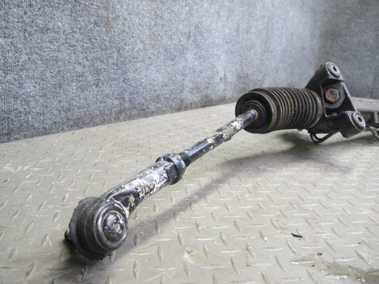 99-00 VW Eurovan T4 Power Steering Rack & Pinion 701422055M OEM