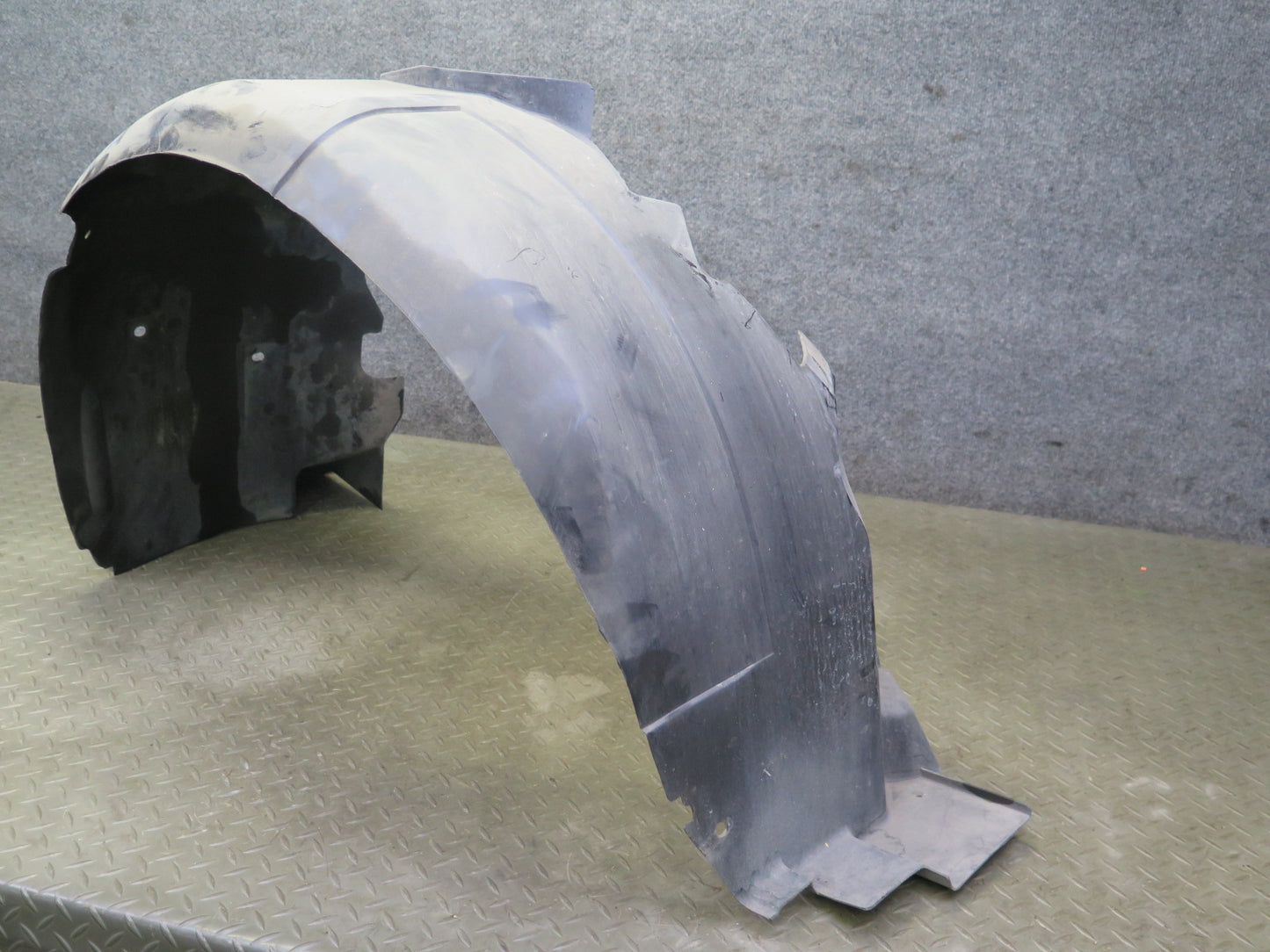 1997-2004 Porsche Boxster 986 Front Left Wheel Arch Fender Liner Splash Shield