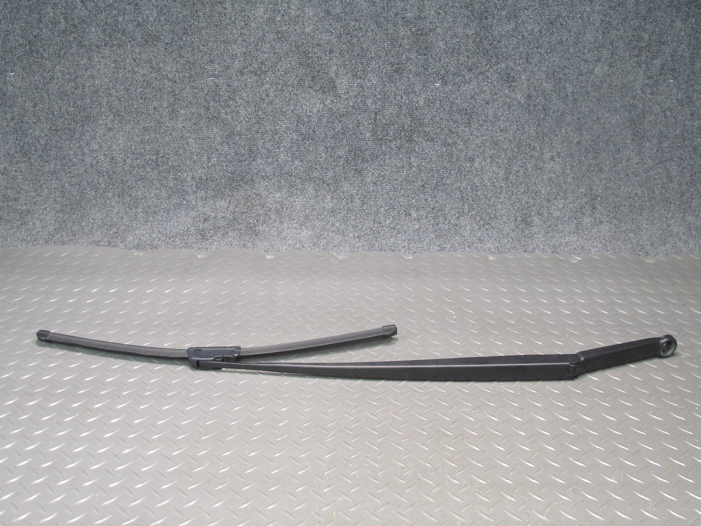 01-06 BMW E46 330ci Coupe Convertible Left & Right Windshield Wiper Arm Set OEM