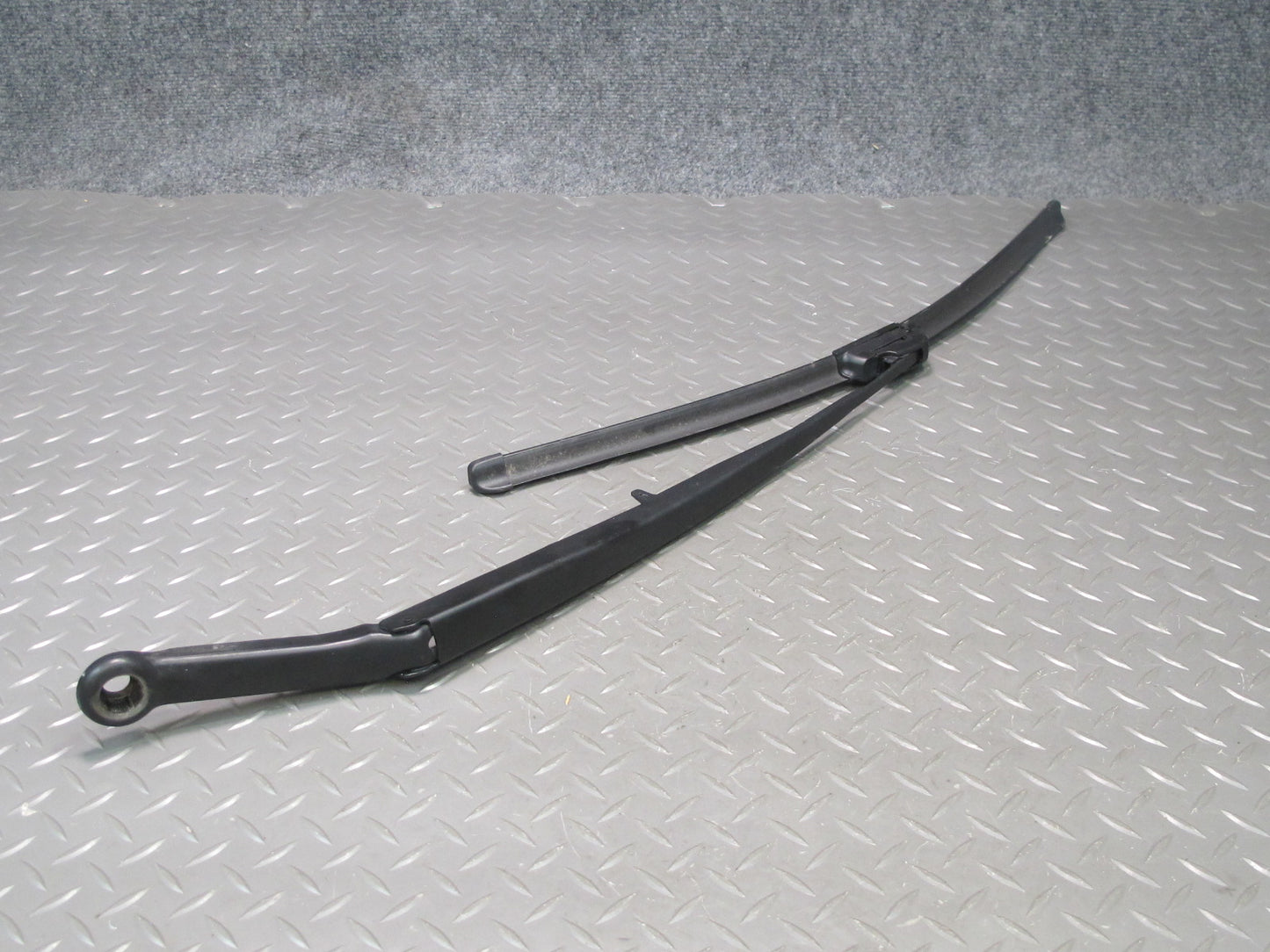01-06 BMW E46 330ci Coupe Convertible Left & Right Windshield Wiper Arm Set OEM