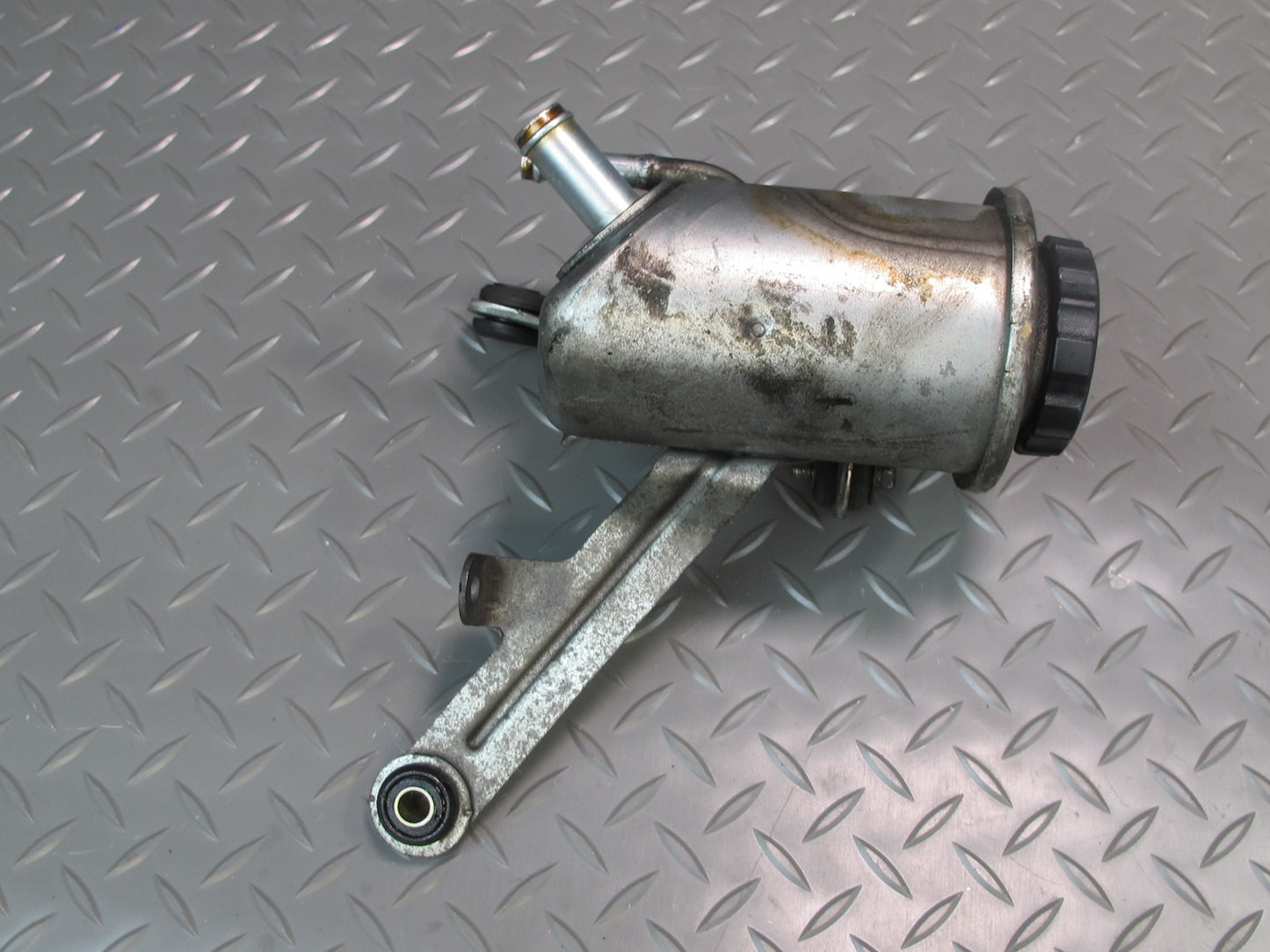 98-00 Lexus UCF20L LS400 Power Steering Reservoir Bottle Tank OEM