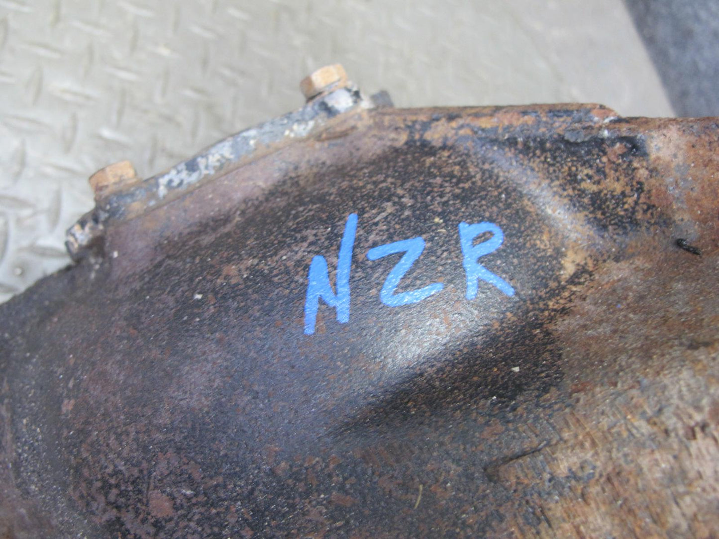 77-78 Datsun S30 280Z A/T R180 Rear Axle Differential Carrier 3.9 Ratio 50k OEM