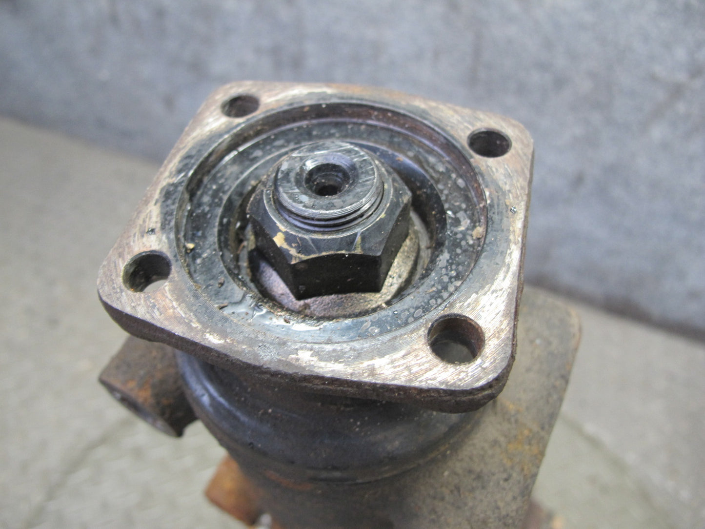 77-78 Datsun S30 280Z A/T R180 Rear Axle Differential Carrier 3.9 Ratio 50k OEM