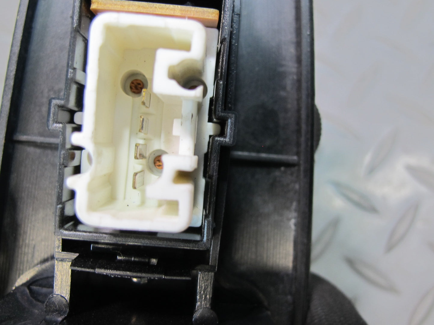 98-00 Lexus UCF20L LS400 Front Right Passenger Door Window Switch w Trim OEM