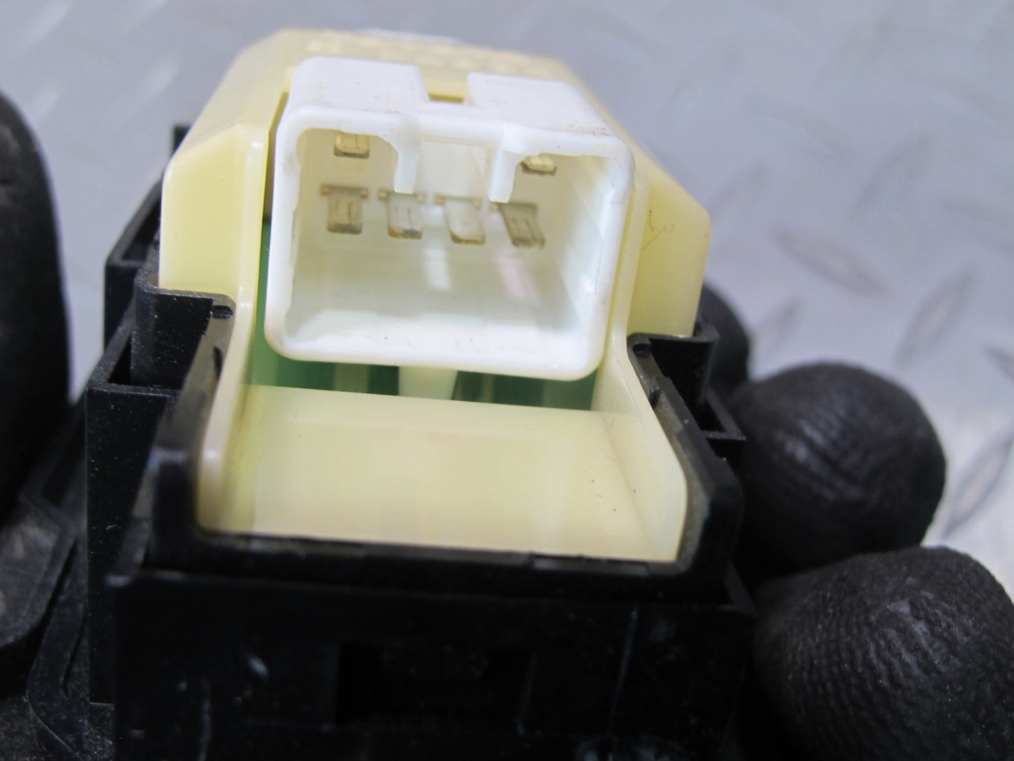 98-00 Lexus UCF20L LS400 Front Right Passenger Door Window Switch w Trim OEM