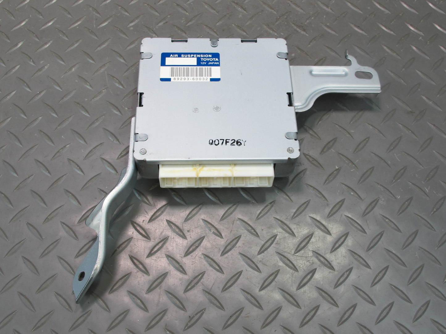 2003-2009 Lexus UZJ120L GX470 Air Suspension Control Module 89293-60032