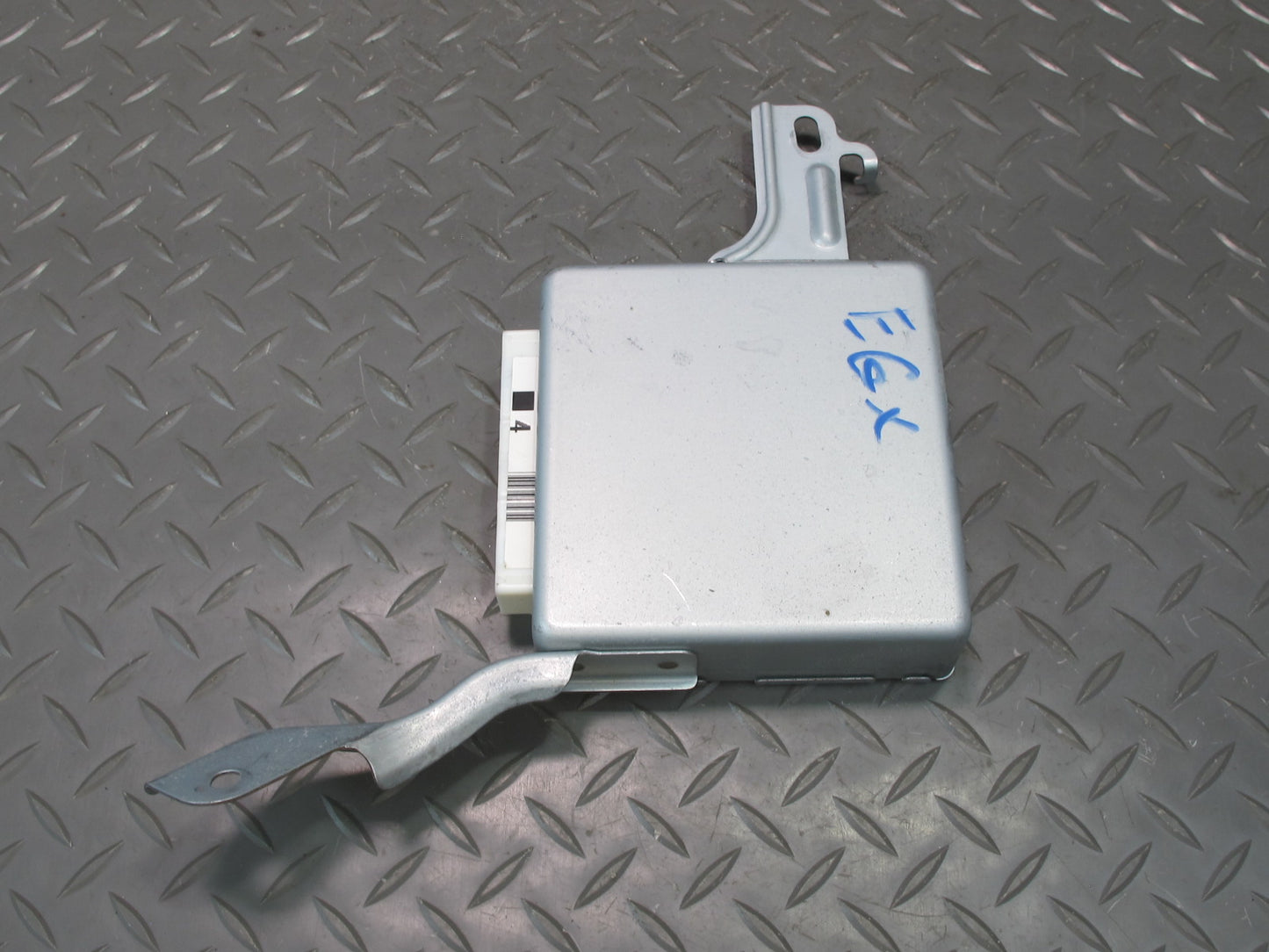 2003-2009 Lexus UZJ120L GX470 Air Suspension Control Module 89293-60032