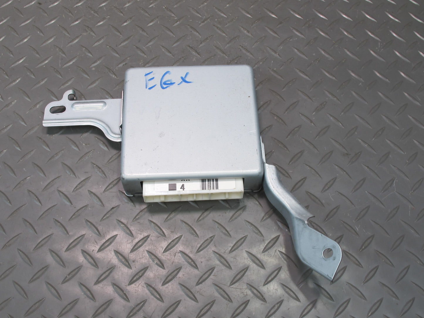 2003-2009 Lexus UZJ120L GX470 Air Suspension Control Module 89293-60032