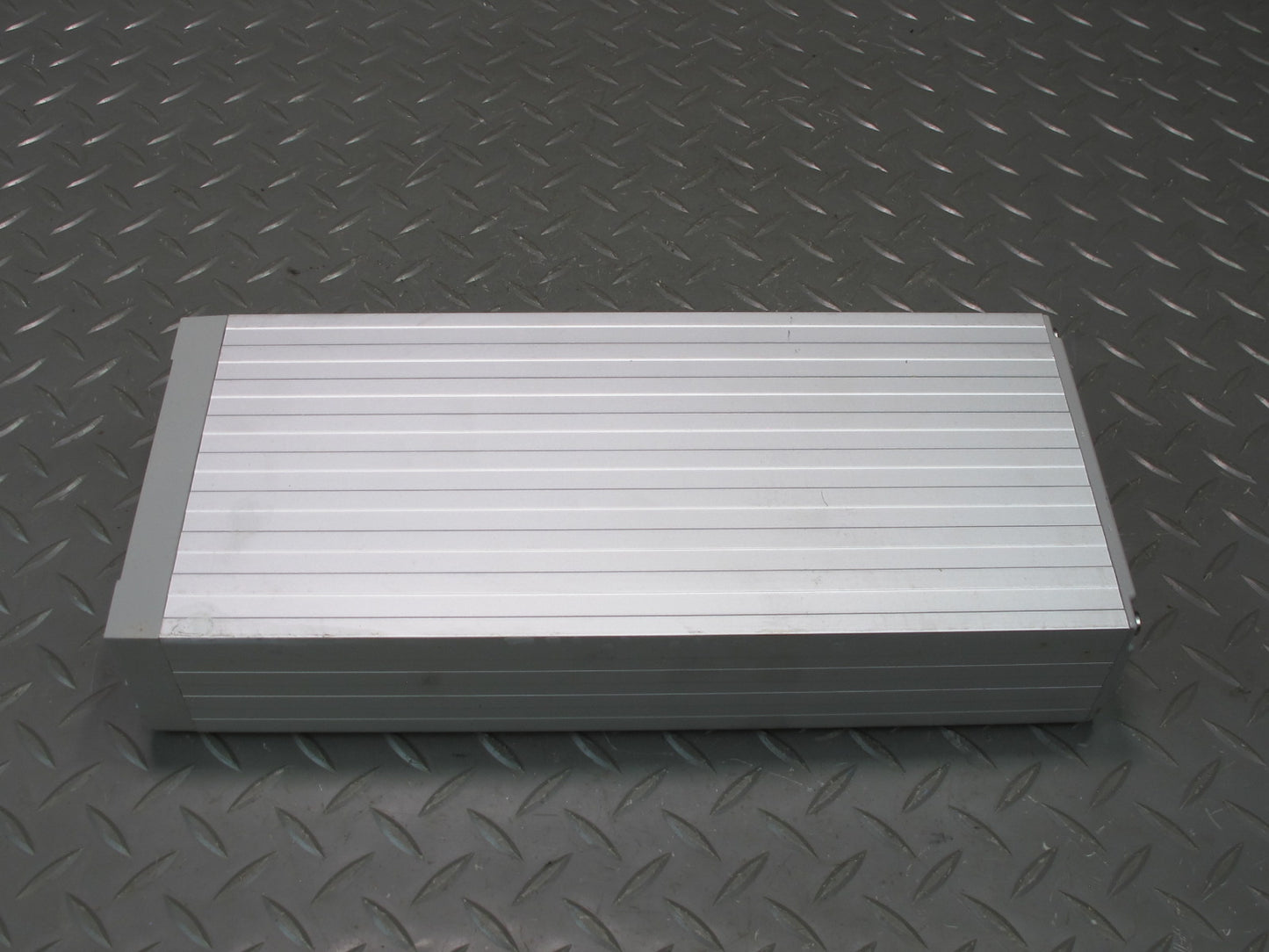 2007-2009 Lexus UZJ120L GX470 Mark Levinson Audio Amplifier AMP 86280-0W490