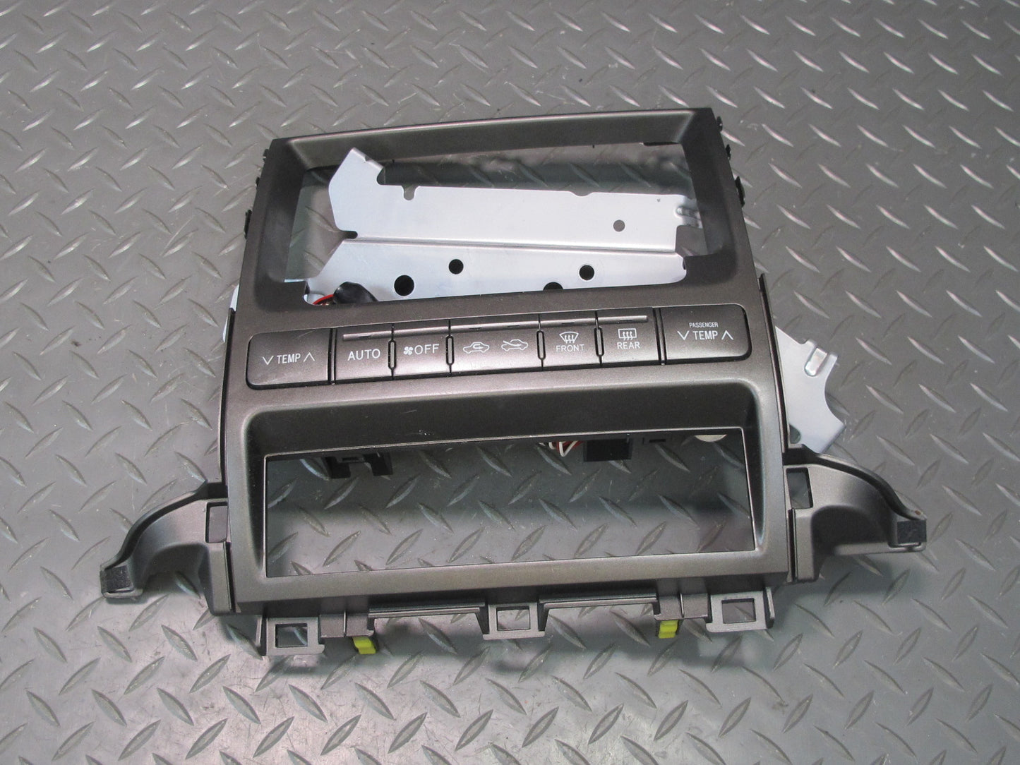 2003-2009 Lexus UZJ120L GX470 A/C Heater Climate Switch w Navigation Trim Bezel