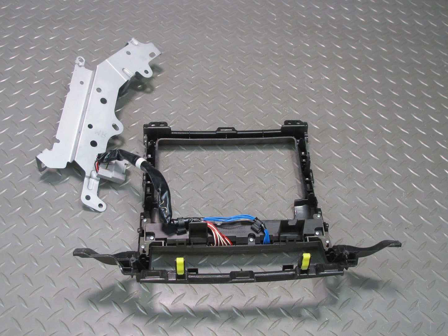 2003-2009 Lexus UZJ120L GX470 A/C Heater Climate Switch w Navigation Trim Bezel