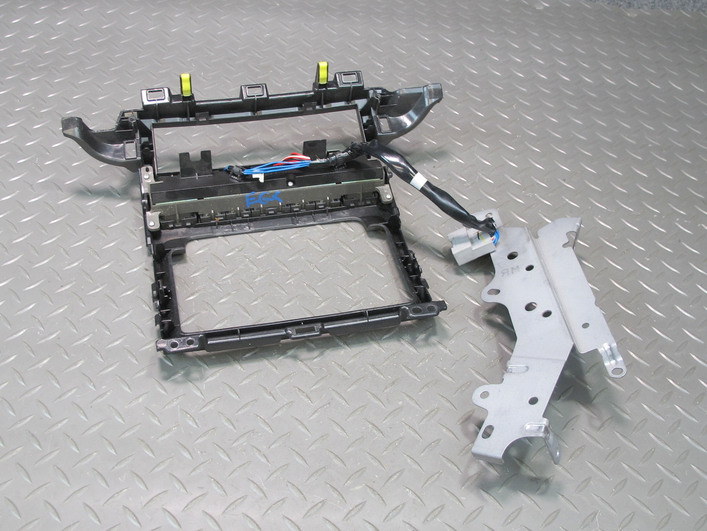 2003-2009 Lexus UZJ120L GX470 A/C Heater Climate Switch w Navigation Trim Bezel